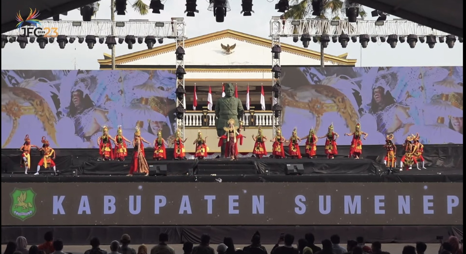 Sumenep Teguhkan Identitas Budaya Lewat Penampilan Memukau di JFC 2025