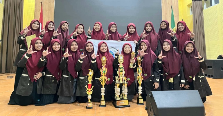 Annuqayah Lubangsa Putri Raih Juara Umum Sukarabic Fest VIII Tingkat Asia Tenggara