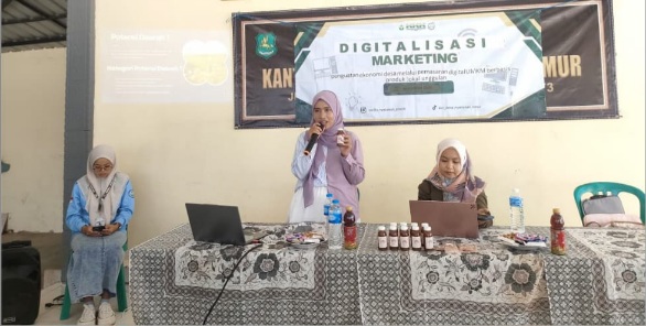 Mahasiswa KKN UA Dorong UMKM Desa Nyabakan Timur Go Digital, Siwalan Jadi Produk Unggulan