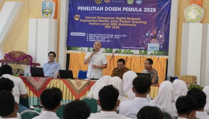 Dosen Institut STTS Berikan Pelatihan Digital Marketing dan Augmented Reality kepada Murid SMKN 1 Sumenep