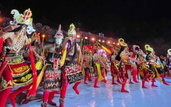 Seribu Penari Topeng Dalang Warnai Puncak Hari Jadi ke-756 Kabupaten Sumenep