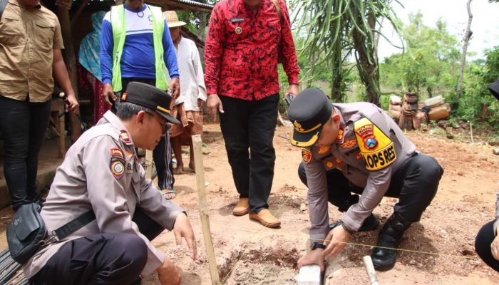 Polres Sumenep Wujudkan Kepedulian Melalui Program Bedah Rumah di Desa Juluk