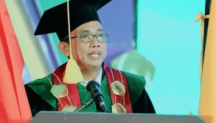 Rektor UPI Sumenep Tegaskan Misi Globalisasi dan Internasionalisasi pada Wisuda di Graha Adi Poday