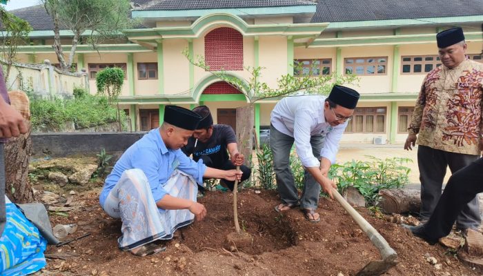 Universitas Annuqayah Kembangkan Hutan Kampus, Lanjutkan Tradisi Pesantren Pelopor Lingkungan