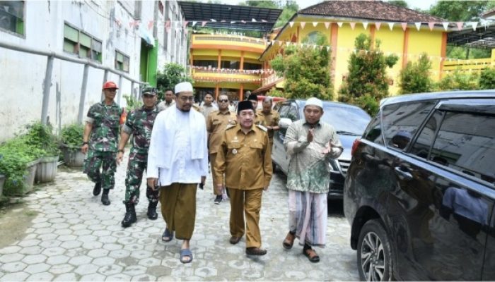 Wabup Sumenep Tinjau Penanganan Banjir Tahunan di Pondok Pesantren Al Amien Putri Prenduan