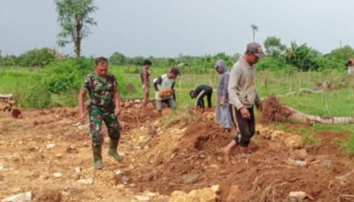 Pembangunan Kopdes Merah Putih di Slopeng Dipantau Ketat Babinsa, Diharapkan Dongkrak Ekonomi Warga