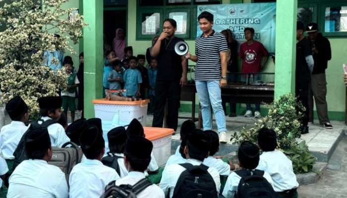 MI An Nawari Hadirkan Edukasi Reptil, Siswa Antusias Belajar dan Berinteraksi Langsung