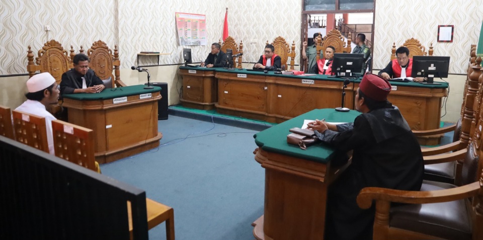 Hakim PN Sumenep Vonis 20 Tahun Penjara Pengasuh Ponpes di Kangean dalam Kasus Kejahatan Seksual Anak