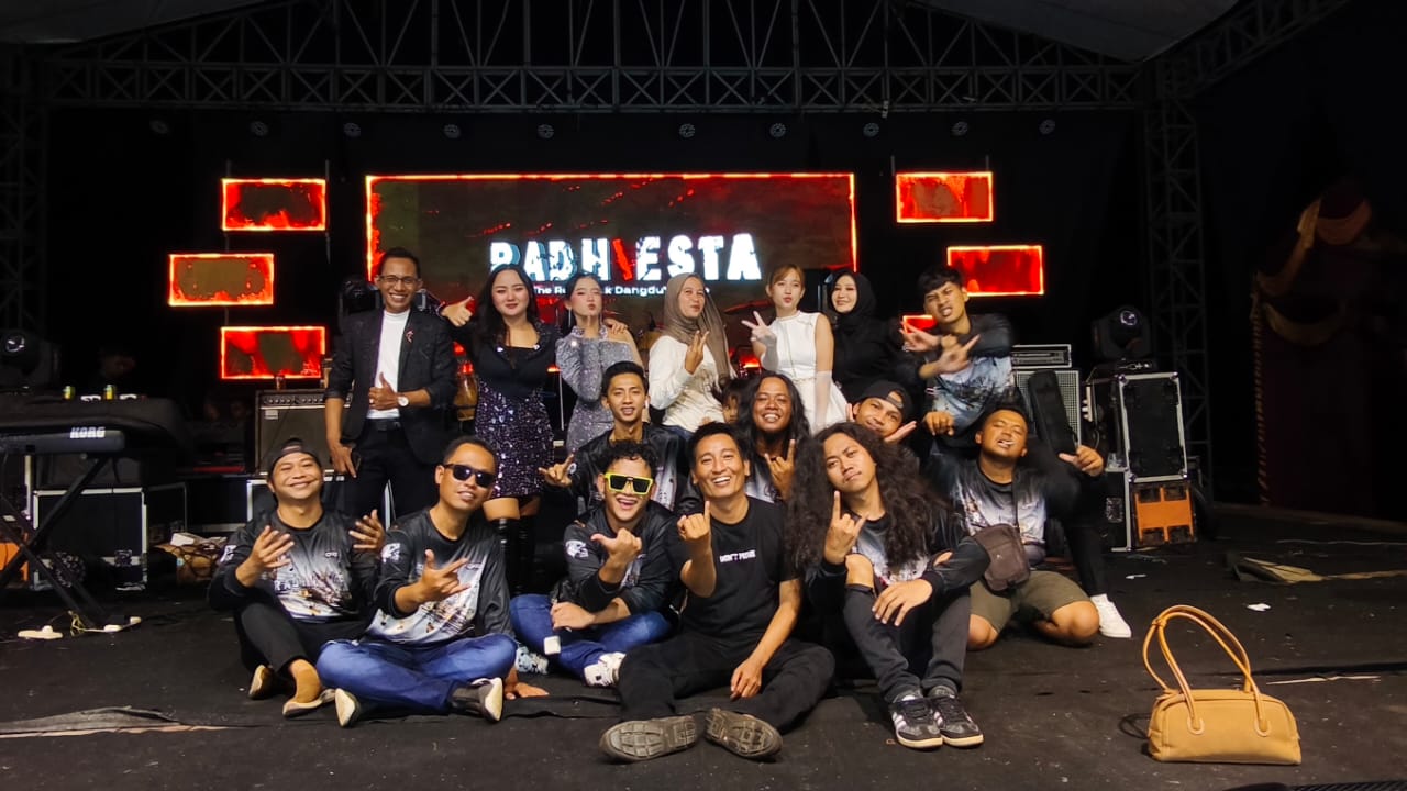 Bos Dangdut Radhiesta Dukung Penuh Valen Pamekasan di Dangdut Academy 7 Indosiar