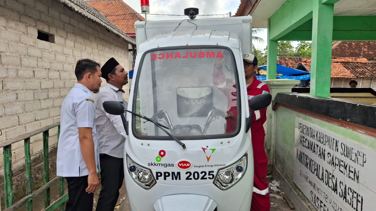 SKK Migas–KEI Serahkan Ambulans Roda Tiga untuk Desa Saseel, Jawab Tantangan Akses Kesehatan Kepulauan