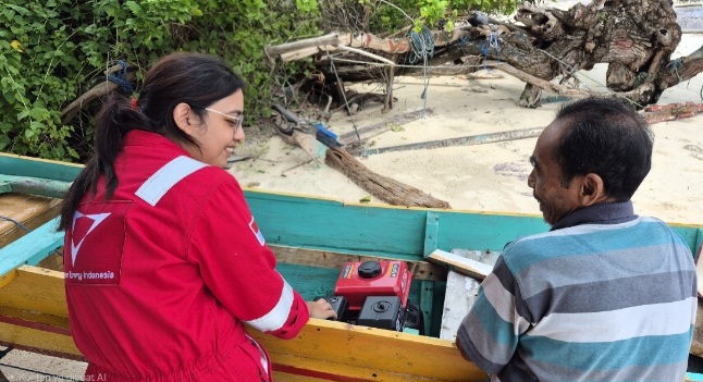 Masyarakat Pagerungan Kecil Rasakan Manfaat KEI Dengan Bantuan Perahu Bermesin untuk Nelayan