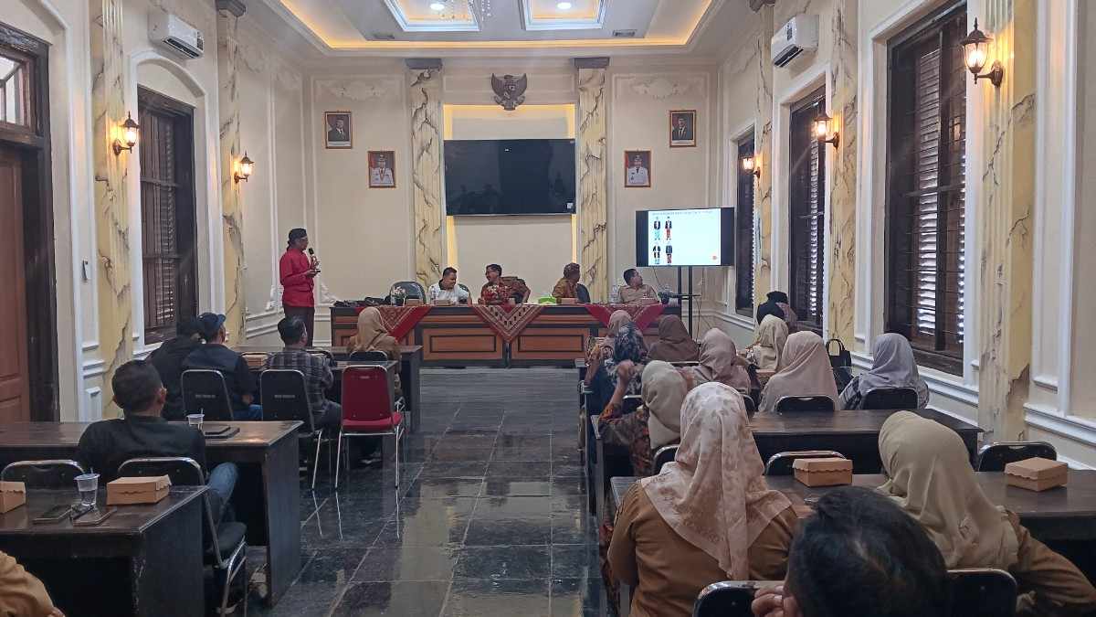 DKUPP Sumenep Berikan Pembinaan Menangkap Peluang Kepada Puluhan Pelaku Usaha