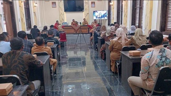 Disbudporapar Sumenep Kawal Penerapan Perbup Busana Budaya Keraton dan Khas Sumenep