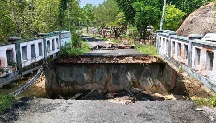 Jembatan Ambruk di Bringsang Segera Dibangun, Bupati Sumenep Pastikan Mulai Januari