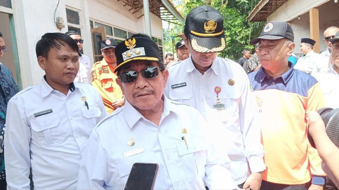 Wabup Imam Hasyim Tinjau Rumah Amruk di Saronggi, Salurkan Bantuan untuk Korban