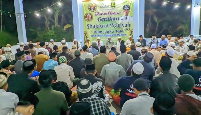 Warga Antusias Hadiri Majelis Spiritual “Shalawat Nariyah 4444” di Desa Lanjuk Sumenep