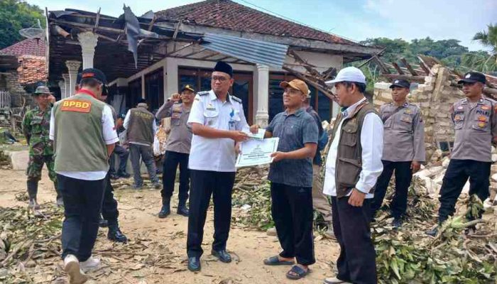 Baznas Sumenep Salurkan Bantuan Perbaikan Rumah untuk Warga Terdampak Bencana
