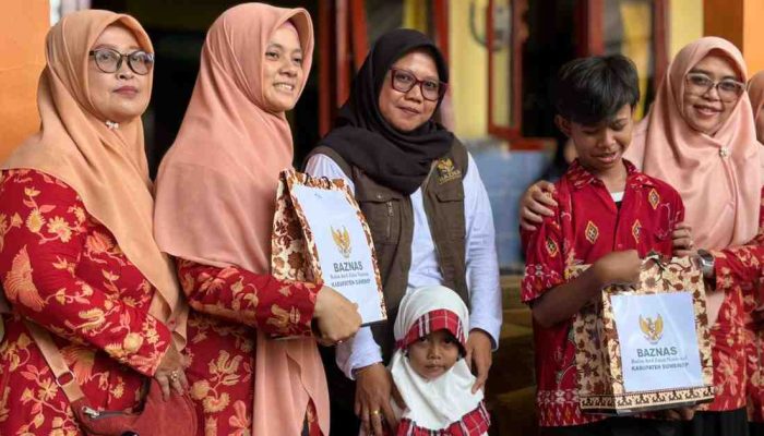 Pastikan Pendidikan Tetap Berjalan, Baznas dan DWP Disdik Sumenep Dampingi Siswa Terdampak Puting Beliung