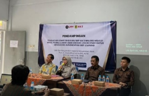 Guru SMPAM 3 Malang Dibekali Model Pembelajaran OIDDE untuk Dukung "Deep Learning"
