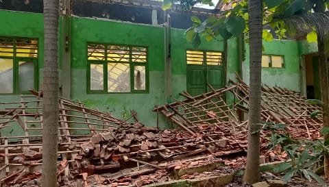 DPRD Sumenep Desak Pemkab Segera Perbaiki SMPN 2 Kalianget yang Rusak Diterjang Puting Beliung