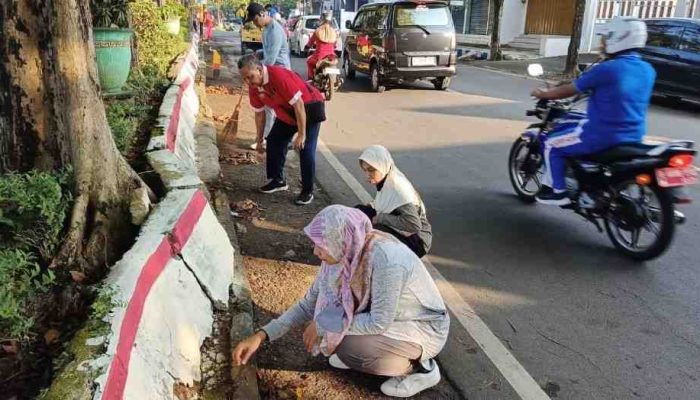 WFH Berlaku, ASN Sumenep Tetap Turun ke Lapangan Gelar Aksi Bersih Serentak