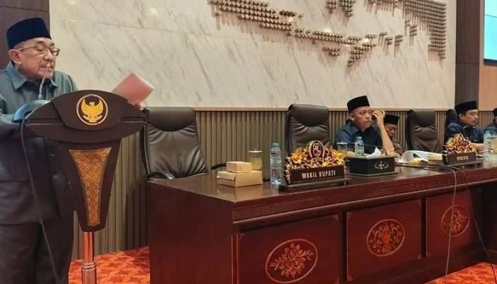 Pemkab Sumenep Sampaikan Nota Penjelasan di Paripurna DPRD Sumenep, Fokus Penataan OPD hingga Penguatan Ekonomi Daerah