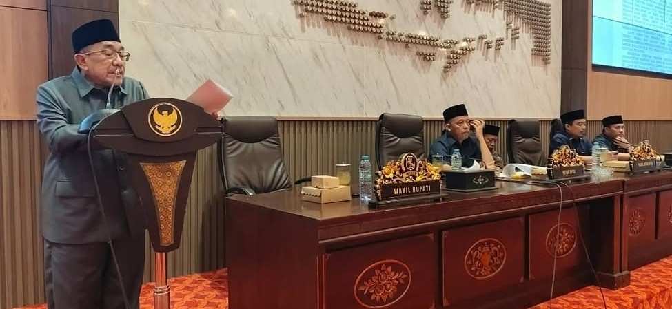 Pemkab Sumenep Sampaikan Nota Penjelasan di Paripurna DPRD Sumenep, Fokus Penataan OPD hingga Penguatan Ekonomi Daerah