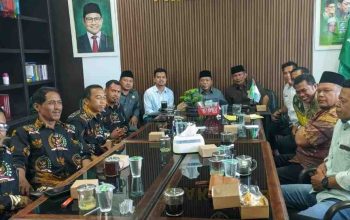 Wakil Ketua DPRD Sumenep Terima Aspirasi Warga Sapeken, Soroti Listrik hingga Harga Bahan Pokok