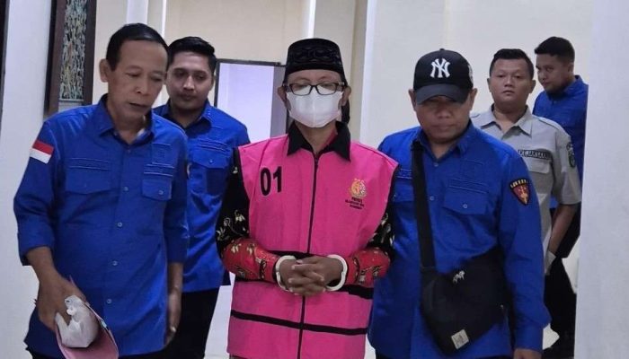 Rugikan Negara Hingga Setengah Miliar Rupiah, Kades Pragaan Daya Ditahan Kejari Sumenep