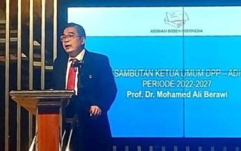 ADI Gugat UU Guru dan Dosen ke MK, Perjuangkan Gaji Dosen Minimal Dua Kali UMR