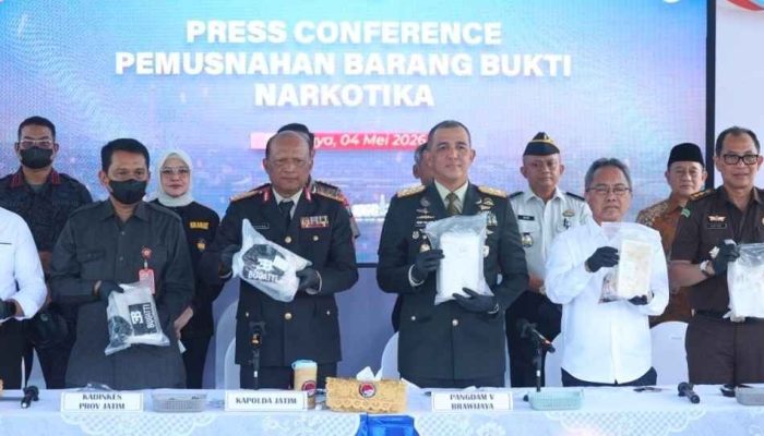 Polda Jatim Musnahkan Barang Bukti Temuan Kokain di Pesisir Sumenep
