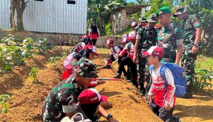 Siswa FIES Sumenep Belajar Disiplin dan Nasionalisme di Markas Yonif TP 931/KJ