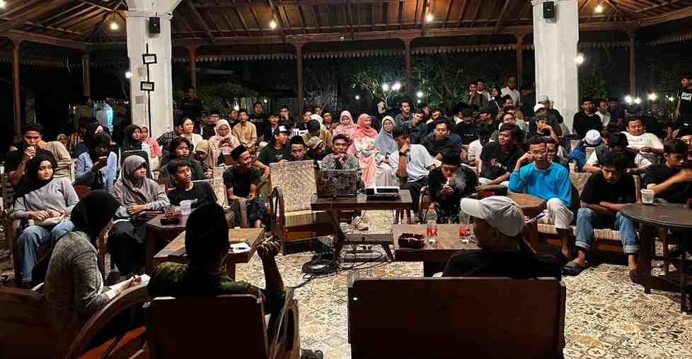Nobar Film “Pesta Babi” di Cafe Tanean Jadi Ruang Dialektika Pemuda dan Mahasiswa