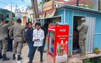 Satpol PP Sumenep Tertibkan PKL Sepanjang Jalan Trunojoyo, Pedagang Depan Kampus UPI Sumenep Diberi Teguran Lisan