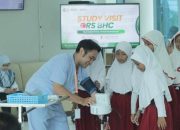 Belajar Hidup Sehat Sejak Dini, Siswa Kelas 4 FIES Study Visit ke Rumah Sakit BHC