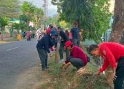 Pemkab Sumenep Gencarkan Gerakan Jumat Bersih, ASN dan Berbagai Instansi Bersihkan Lingkungan Sekolah