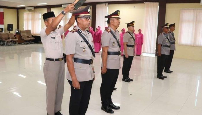 Kapolres Sumenep Pimpin Sertijab Empat Kapolsek, Satu Perwira Memasuki Masa Pensiun
