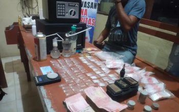 Kabur Saat Digerebek, Rumah Pengedar Sabu di Masalembu Dibobol Polisi