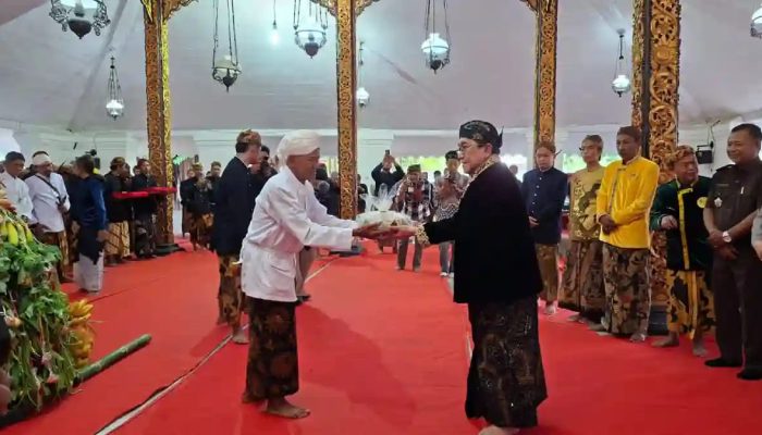 Kirab Pusaka Keraton Sumenep: Benteng Identitas di Era Globalisasi