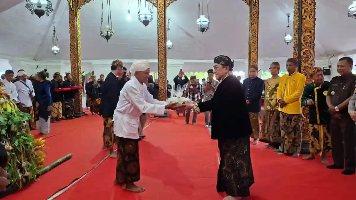 Kirab Pusaka Keraton Sumenep: Benteng Identitas di Era Globalisasi