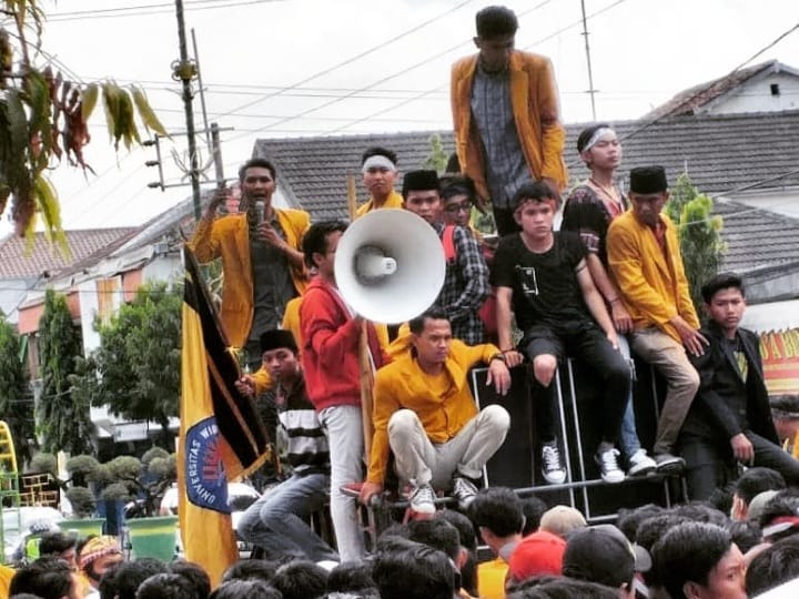 Demonstran Bayaran: Stigmatisasi atau Fakta Bias Demokrasi