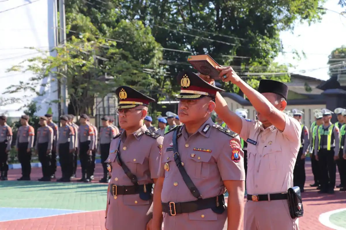 Kapolres Sumenep Pimpin Upacara Mutasi Kabagren