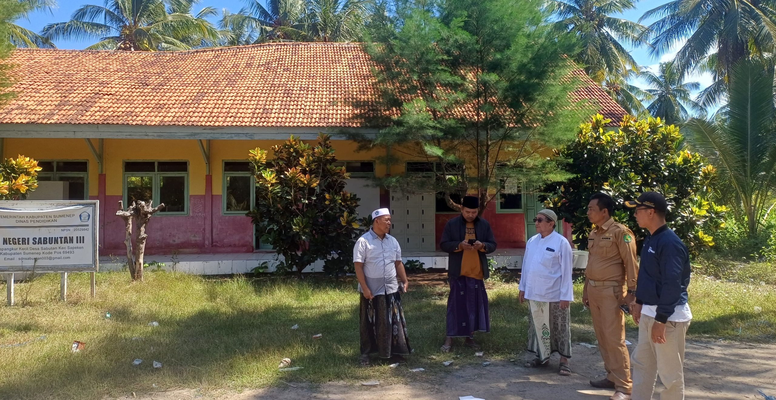 Wabup Sumenep Kebut Solusi Listrik, Ambulans, hingga Sekolah Ambruk di Pulau Sapeken