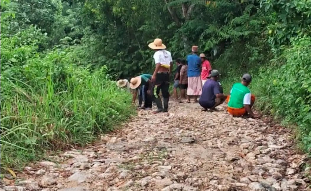 Jalan Rusak di Desa Montorna Tak Bisa Dibangun Pemkab, Ternyata Masih Berstatus Jalan Desa