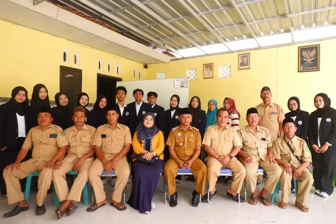 16 Mahasiswa UM Terjunkan Diri di Desa Dapenda, Fokus Garap Isu Lingkungan dan Pemberdayaan Warga