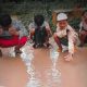 Pemuda di Manding Protes Jalan Desa Rusak Menahun, Pemkab Sumenep Bantu Perbaiki 350 Meter
