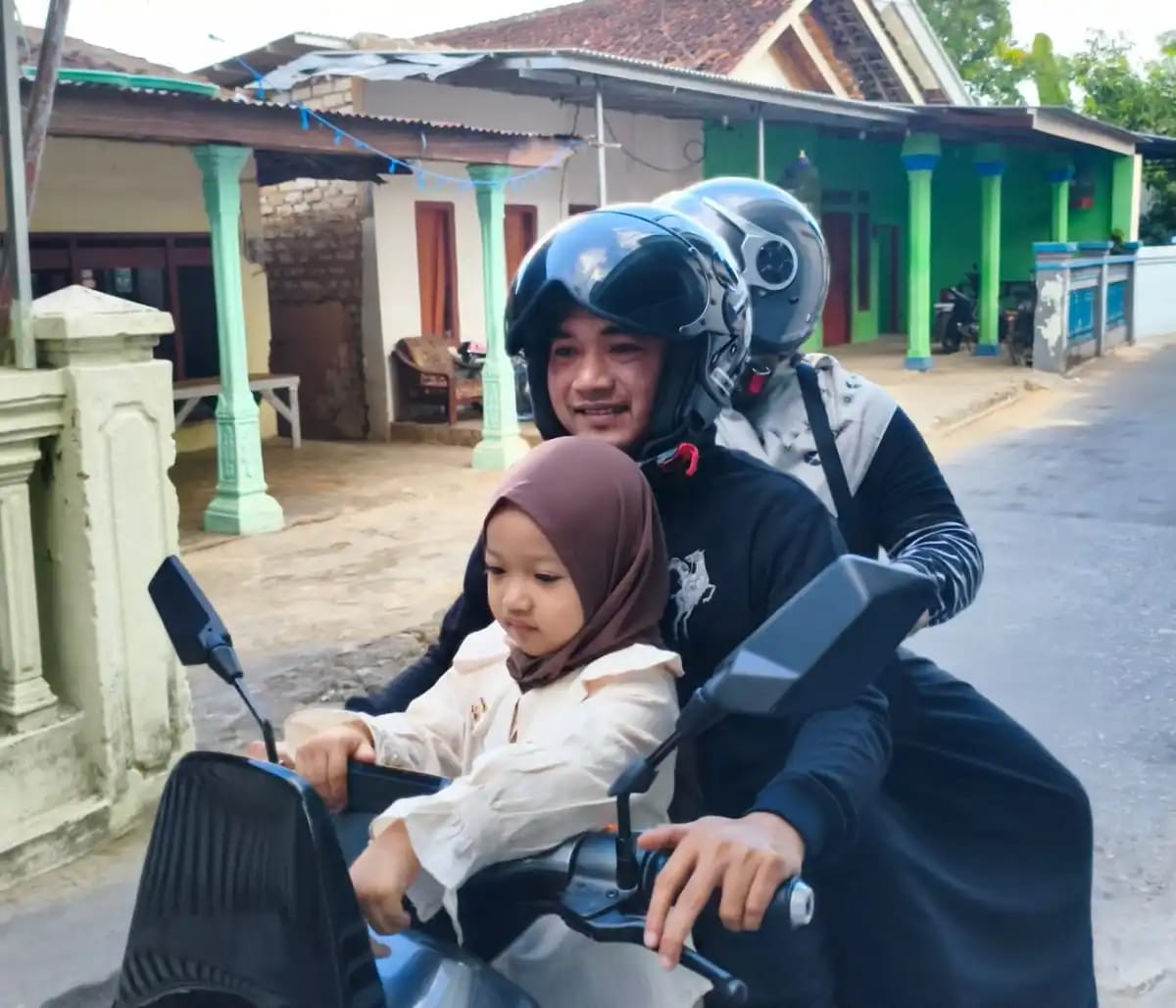 Apresiasi Sekretaris Fraksi PPP Terhadap Gerakan Ayah Antar Anak di Hari Pertama Sekolah