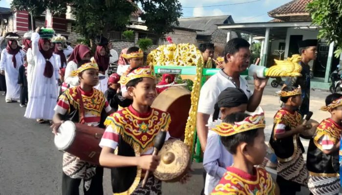 SDN Juluk I Sumenep Hidupkan Kembali Tradisi Leluhur di Hari Pertama MPLS