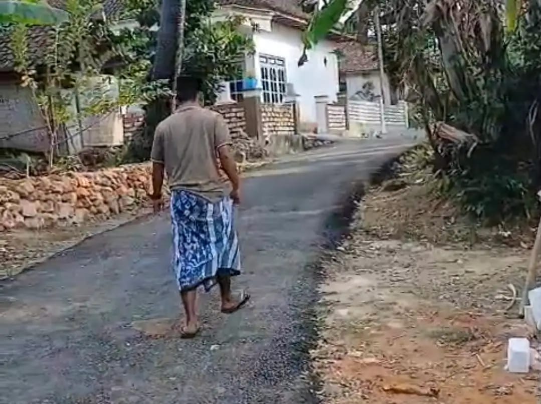 Baru Rampung, Proyek Jalan Gapura Tengah -Tamidung Dikeluhkan Warga, Begini Penjelasan Dinas PUTR