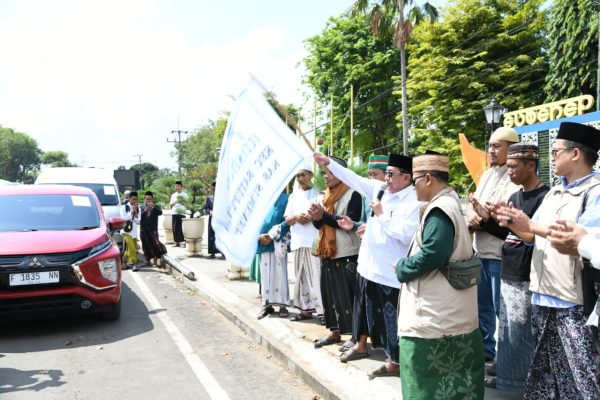 Wabup Sumenep Berangkatkan 7.200 Jemaah Shalawat Nariyah ke Haul Masyayikh di Situbondo